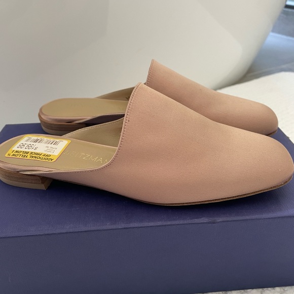 New Stuart Weitzman Mulearky Satin Slip-On
Flat Mule
Size: 5 Stuart Weitzman - Picture 3 of 8